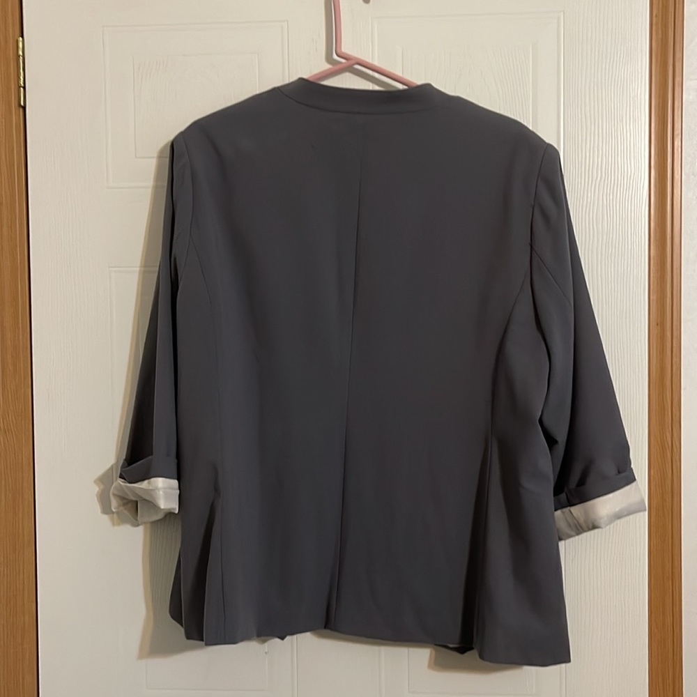 Blazer - Picture 2 of 5